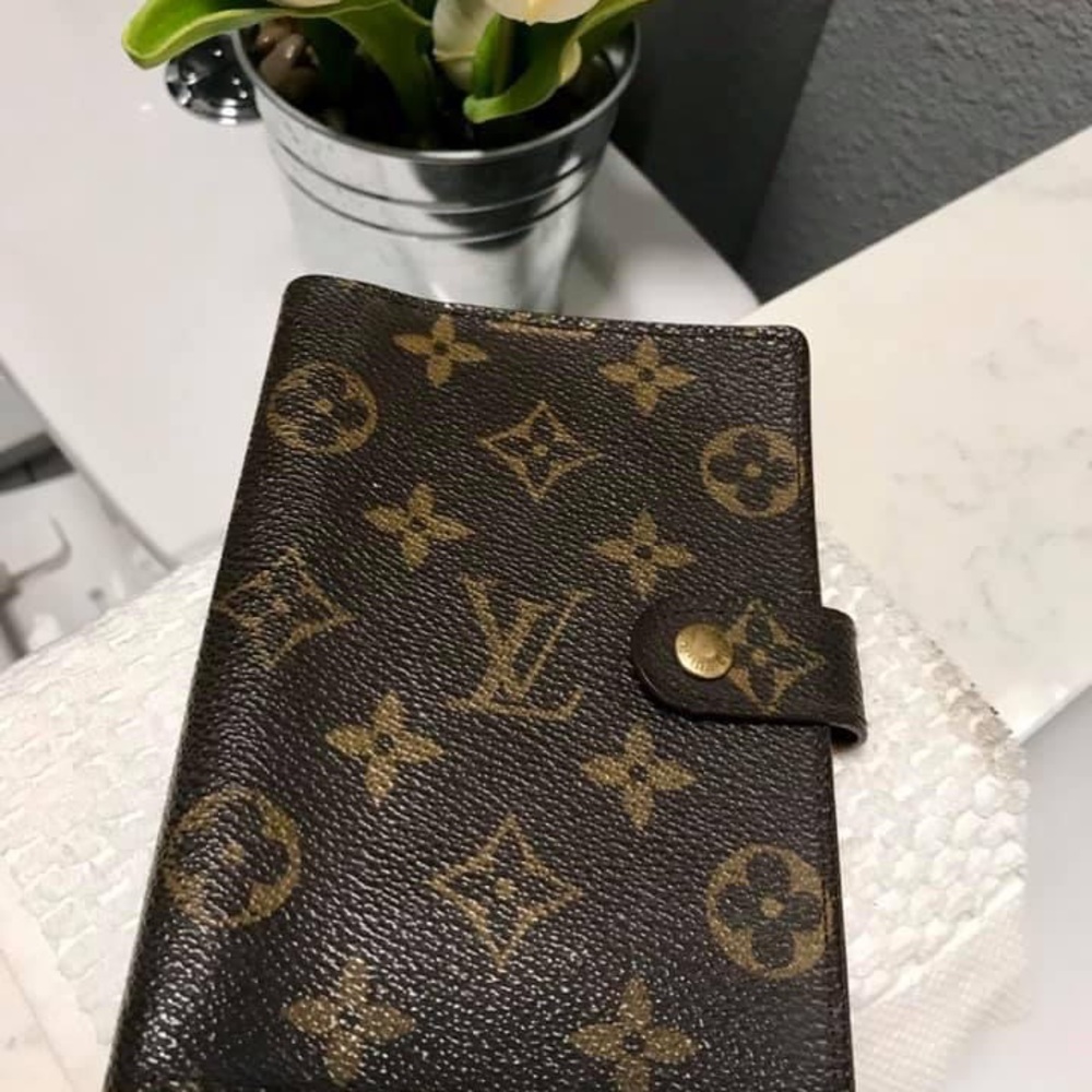 Monogram LV Medium Ring Agenda